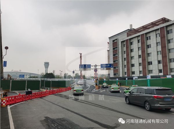 中國水利水電第七工程局有限公司成都軌道交通19號線(xiàn)鋼便橋項目順利通車(chē)